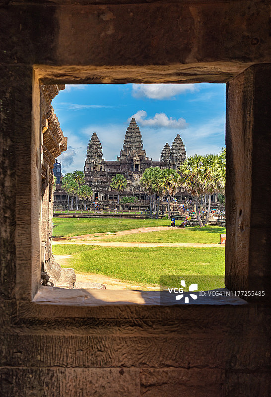 吴哥窟是柬埔寨暹粒的一个公共场所。这是一个美丽的古代建筑图片素材