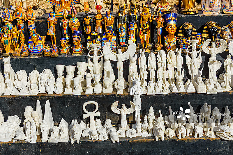 街头商店出售不同的埃及纪念品图片素材