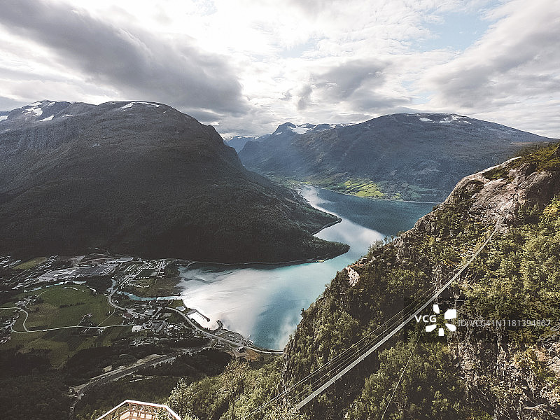 从山上俯瞰Loen -挪威图片素材