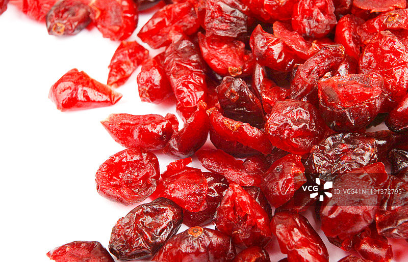 特写红干蔓越莓孤立在白色背景图片素材