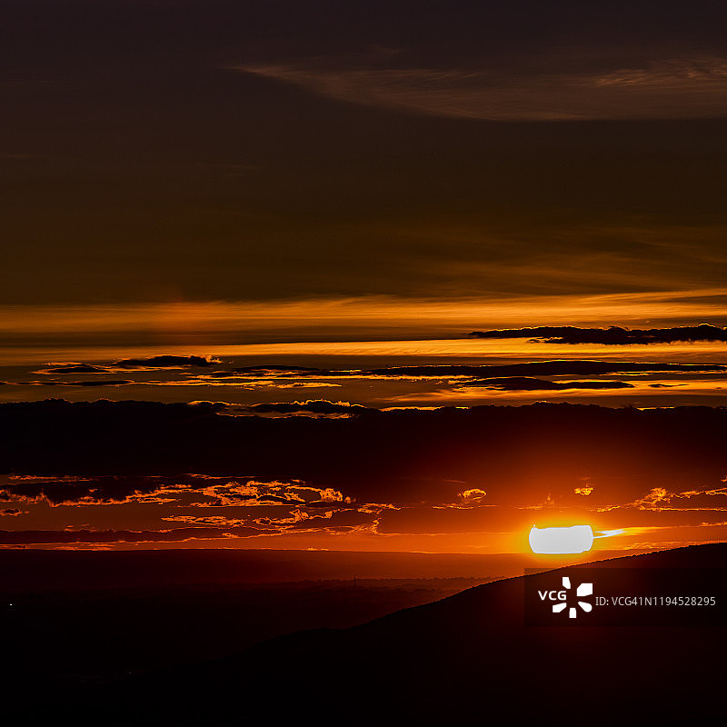 博伊西山麓的剪影在日落博伊西，爱达荷州，美国图片素材