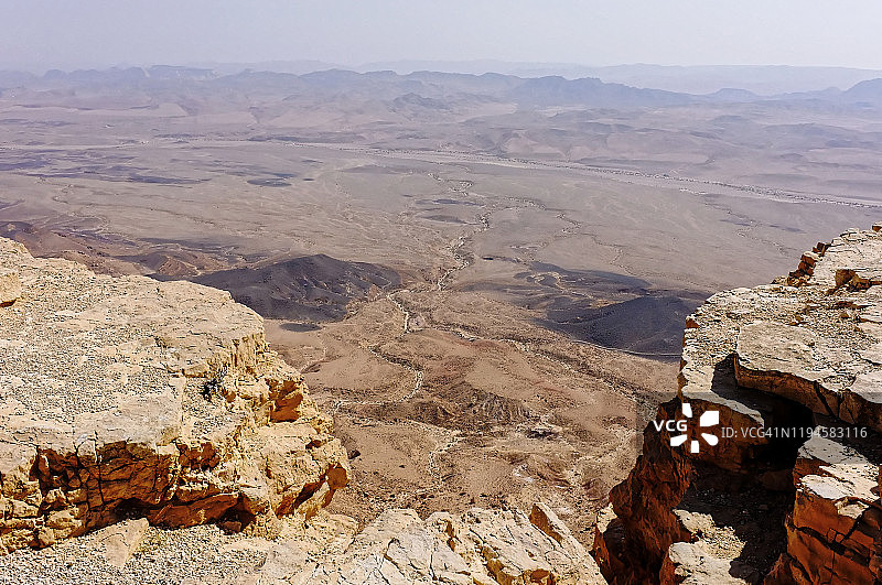 世界奇观，Makhtesh Ramon的景色，直到地平线图片素材
