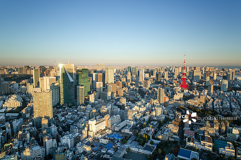空中东京城市与东京塔，港人，东京，日本。(天)图片素材