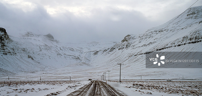 冰岛西部Grundarfjördur冬季公路图片素材