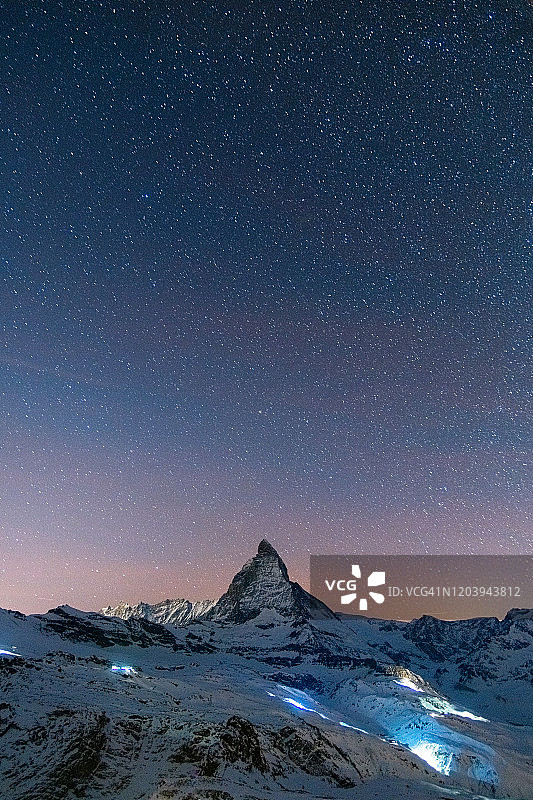 马特洪星夜，策马特，瑞士。图片素材