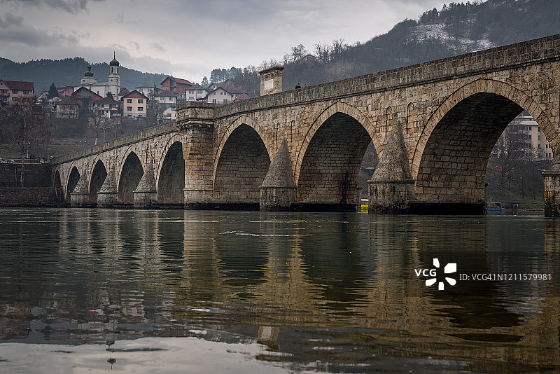 穆罕默德·帕沙·索科洛维奇桥，维谢格拉德，波斯尼亚和黑塞哥维那。图片素材