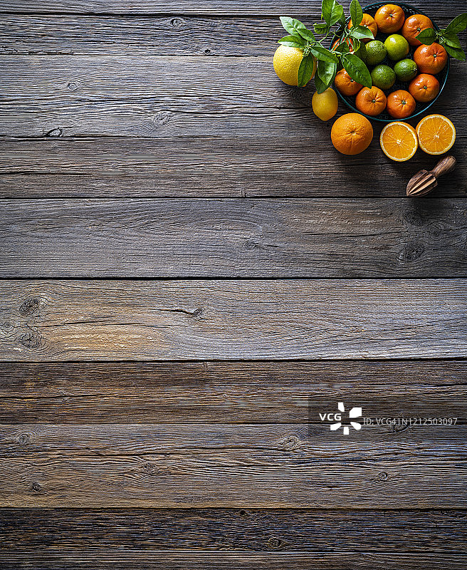 柑橘类水果排列，柠檬、橙、桔、木图片素材