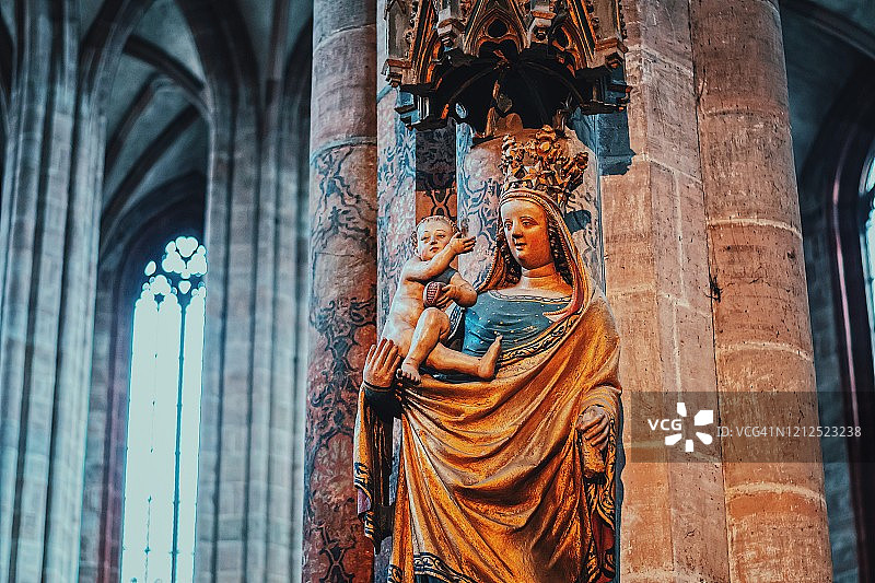 TInside St. Sebald Church (Sebalduskirche)在纽伦堡市，巴伐利亚，弗兰科尼亚，德国，欧洲图片素材