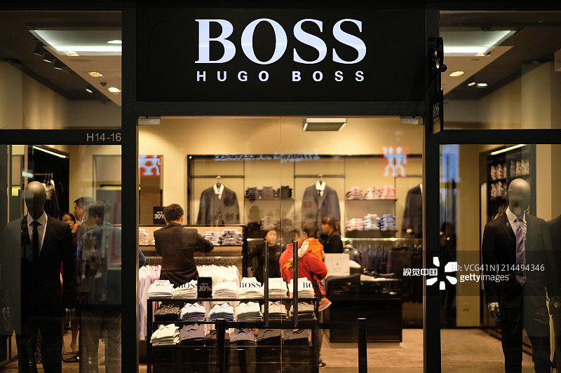 HUGO BOSS服装店的正面图片素材