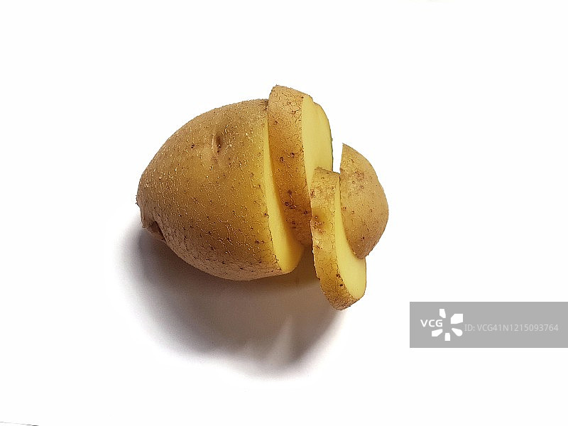 鲜切马铃薯孤立在白色背景图片素材
