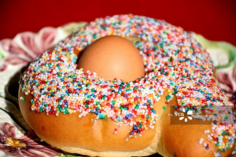 西班牙传统的复活节蛋糕被称为“Mona de Pascua”图片素材