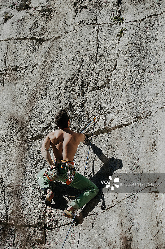 攀岩者的行动图片素材