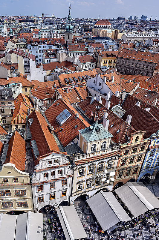 布拉格的捷克共和国。老城的屋顶景观图片素材