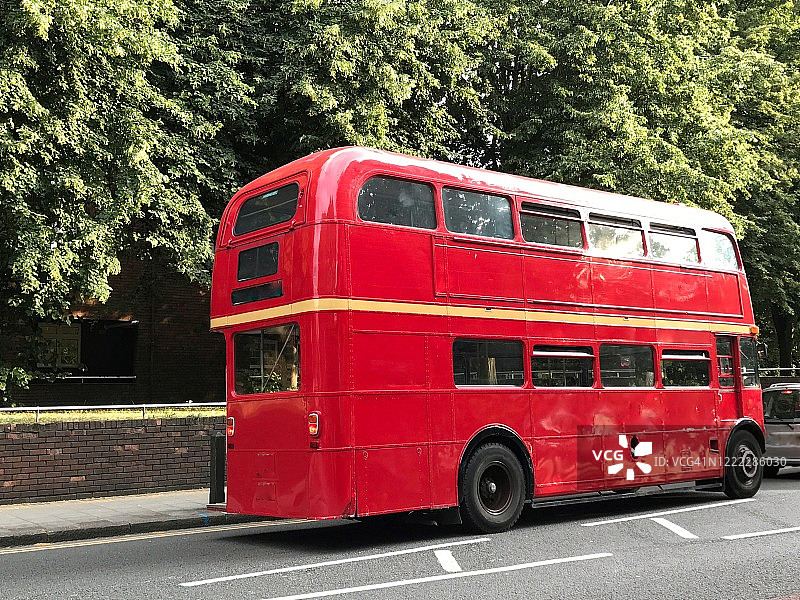 传统的英国红色双层巴士，伦敦图片素材