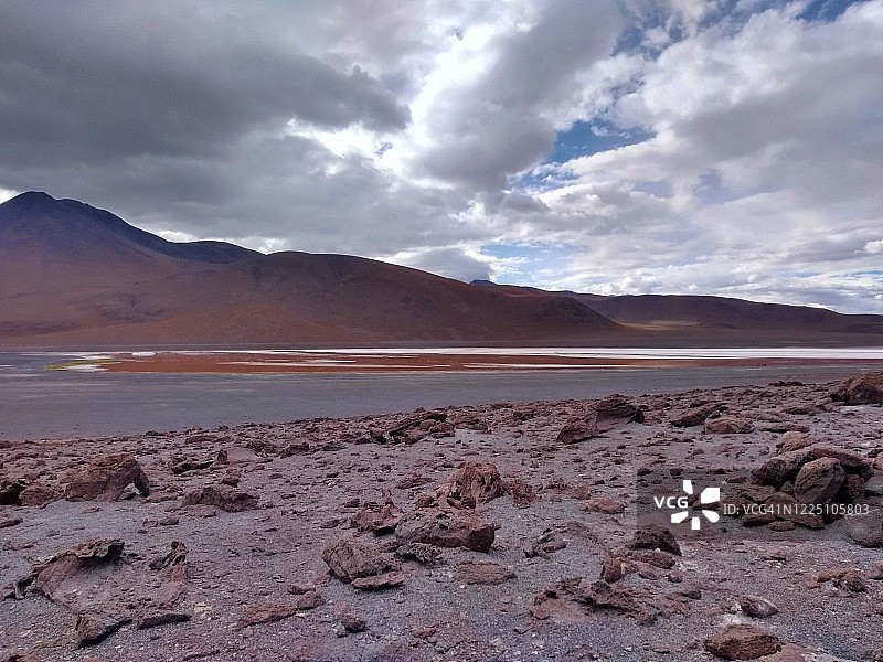 玻利维亚乌尤尼盐湖附近的拉古纳佛得角图片素材
