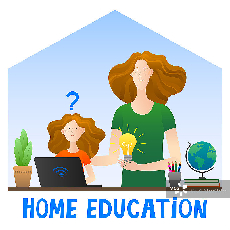 在线教育一个女孩和她妈妈在家里的电脑前学习。图片素材