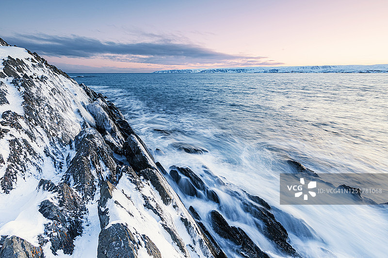 冬天的海岸景观，贝尔莱瓦格，挪威图片素材