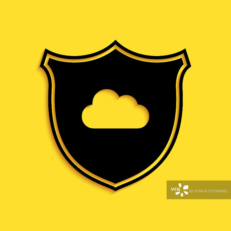 黑色的云和盾牌图标孤立在黄色的背景上。云存储数据保护。安全、安全、保护、隐私的理念。长长的阴影风格。向量图片素材