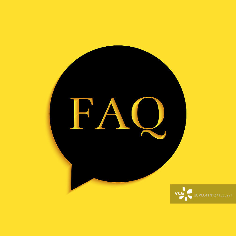 黑色语音气泡与文本FAQ信息图标隔离在黄色背景。圆形按钮与文本FAQ。长长的阴影风格。向量图片素材