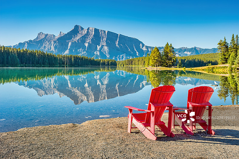 宁静的风景班夫国家公园，加拿大阿尔伯塔省图片素材