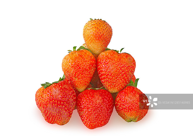 草莓孤立在白色背景与剪切路径图片素材