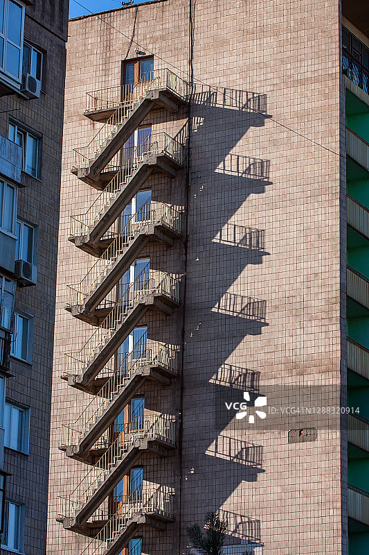 苏联时代建筑的防火梯图片素材