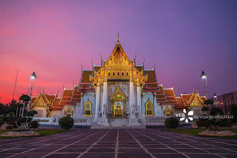 泰国，Benchamabophit Wat with sunset(大理石寺庙)图片素材
