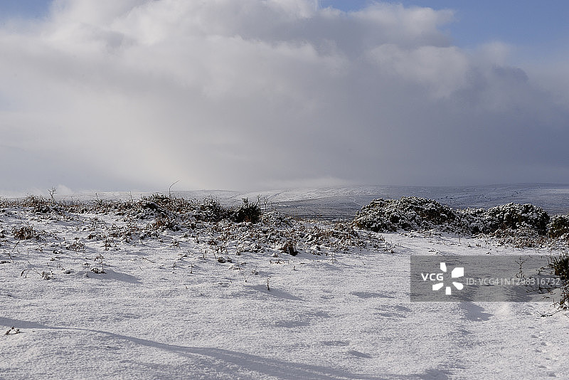 雪地里的达特穆尔高原。图片素材