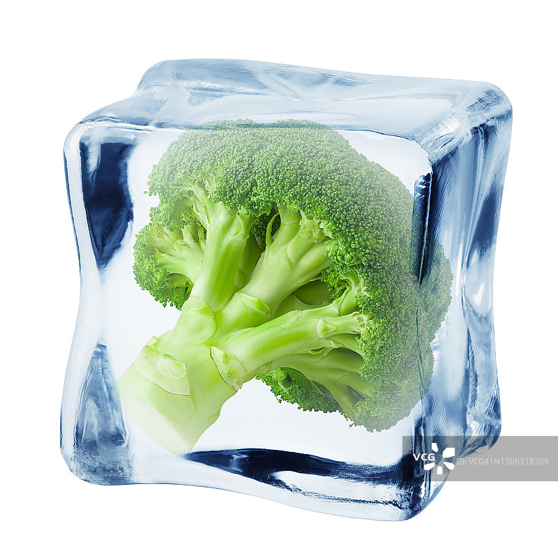 花椰菜冰块，孤立在白色背景，剪裁路径，全景深图片素材