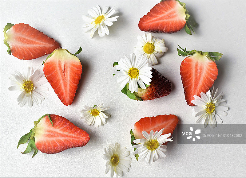 雏菊草莓图片素材