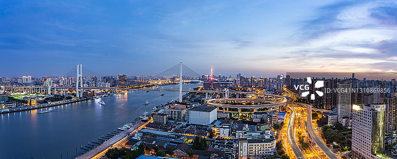 在南浦大桥的夜晚，风景一览无余图片素材
