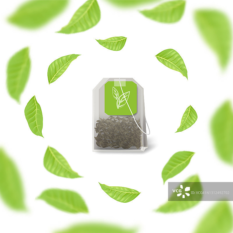 绿茶背景与茶叶和茶包在中心。在风矢量图中带有模糊效果的树叶飞行。健康饮料广告与文字墙纸或海报设计图片素材