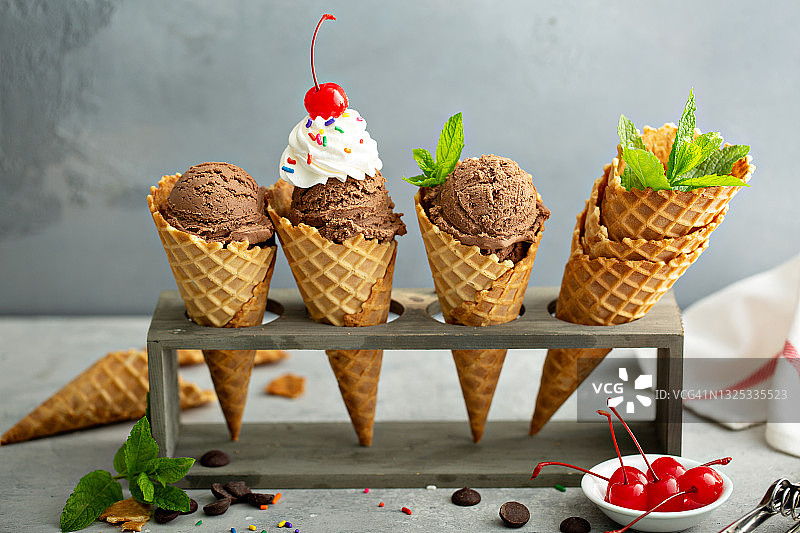华夫筒巧克力冰淇淋图片素材