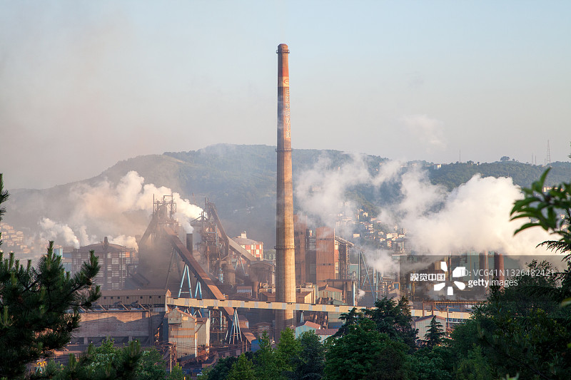 从Ereğli钢铁工厂的生产过程来看图片素材