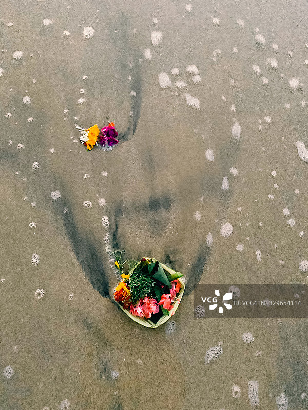 迦南每日奉上随浪而动的海岸，乌布，巴厘岛图片素材