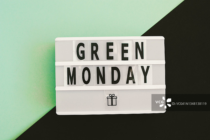 绿色星期一的概念是第二大在线销售最大的一天。Lightbox与文本。图片素材