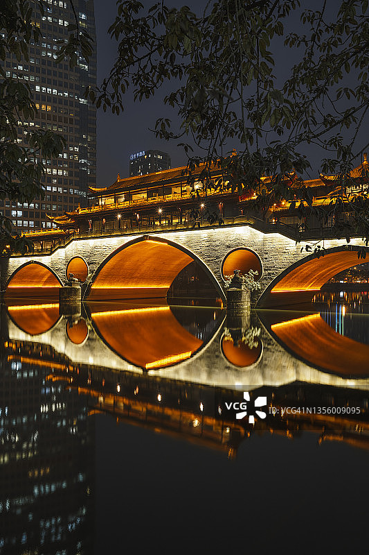 中国四川成都安顺桥夜景拍摄图片素材