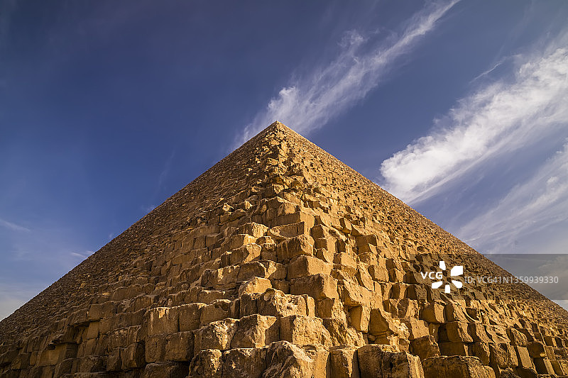 日落时的胡夫金字塔。埃及开罗吉萨图片素材