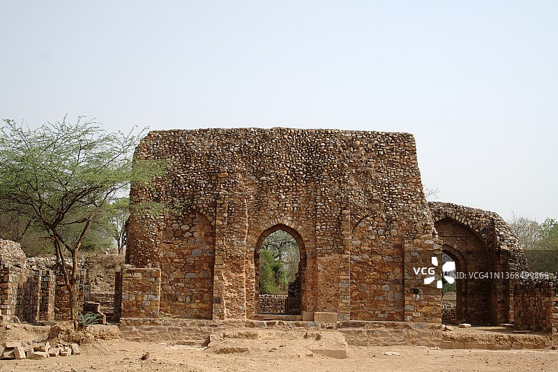 新德里，Mehrauli考古公园的巴尔班墓之门。图片素材