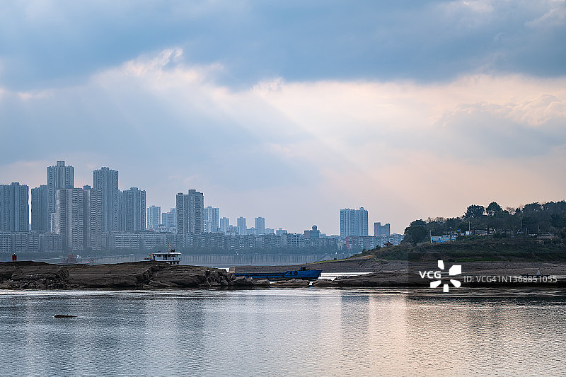 下午重庆河畔图片素材