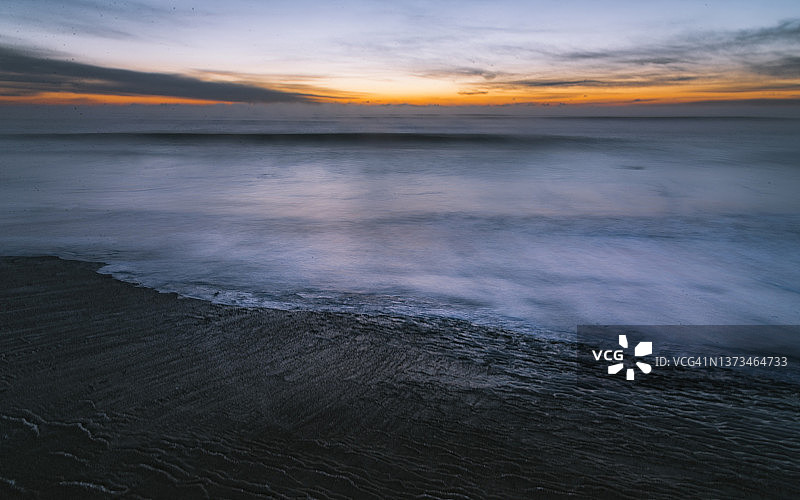 冬季黎明时分的太平洋海岸图片素材