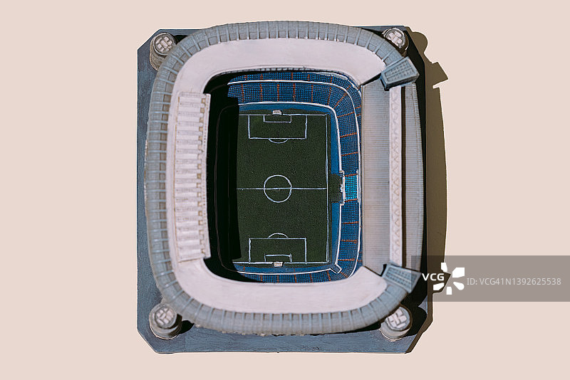 一个足球体育场的鸟瞰图与空看台，在一个柔和的背景。足球，世界杯，卡塔尔世界杯和体育概念。图片素材