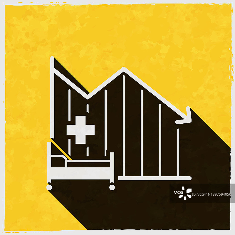 医院病床容量减少图表。图标与长阴影的纹理黄色背景图片素材