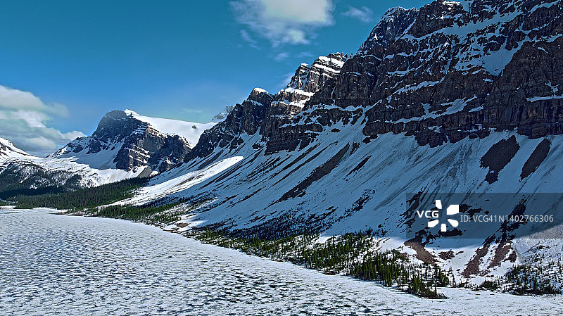 班夫的山峰，冰川和湖泊图片素材