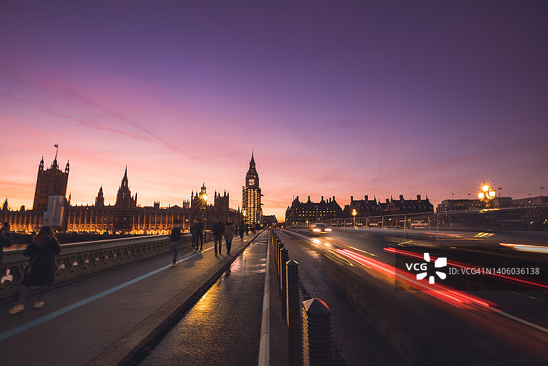 日落时分的大本钟和威斯敏斯特桥，英国伦敦市图片素材