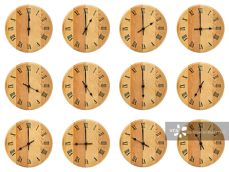 一套12模拟圆形木制时钟在白色背景。图片素材