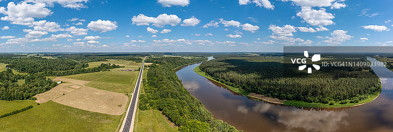 立陶宛Nemunas Loops地区公园balbierisk露头的全景鸟瞰图图片素材