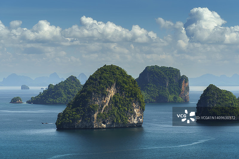 泰国甲米附近的热带旅游目的地香港岛的空中景观。图片素材