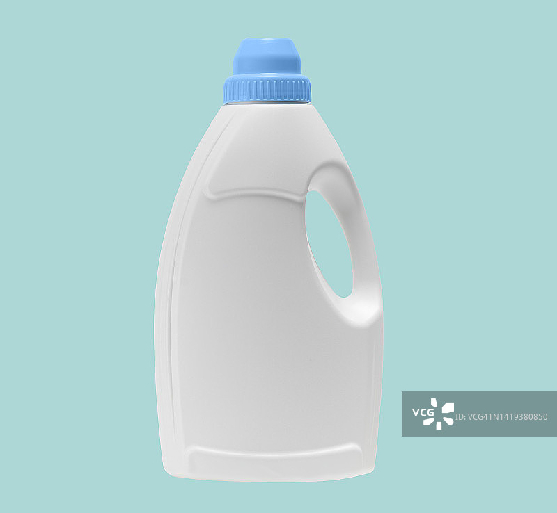 白色塑料瓶与蓝色的盖子隔离在水蓝色的背景，液体洗涤剂图片素材