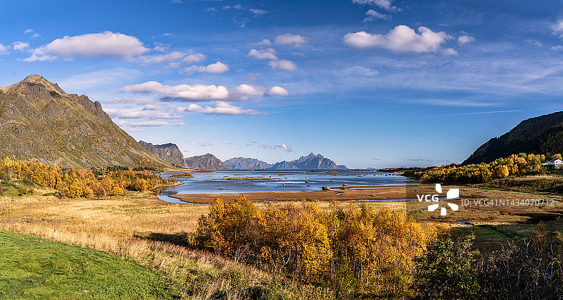 罗弗敦群岛秋季景观，挪威，欧洲图片素材
